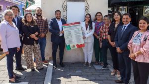 Coloca Tonantzin Fernández Bando Solemne por Fiestas Patrias