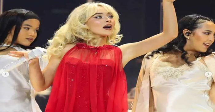 Planea Sabrina Carpenter prohibir celulares en sus conciertos