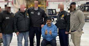 Pasa Maduro su primera noche recluido en Brooklyn; Delcy Rodr&iacute;guez asume como presidenta en Caracas