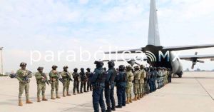 Agradecen Bondi, DEA y FBI a M&eacute;xico traslado de l&iacute;deres criminales