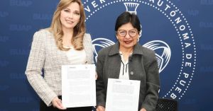 Firman SEDIF y BUAP convenio en favor de madres y padres universitarios