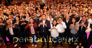 Se re&uacute;ne Armenta con delegadas y delegados de las 31 microrregiones de Puebla