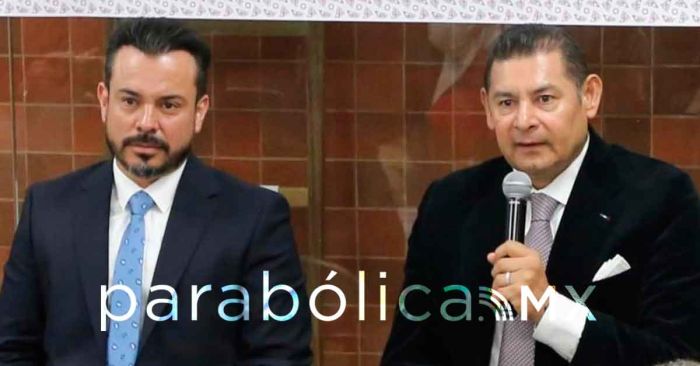 Combatimos el "saqueo institucionalizado" en Puebla: Armenta