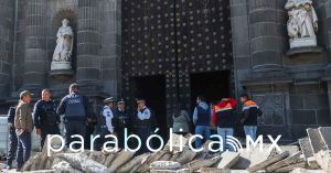 Agradece Arquidi&oacute;cesis de Puebla intervenci&oacute;n oportuna tras incendio en puerta de la Catedral