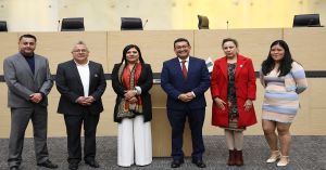 Recibe diputado Pavel Gaspar a estudiantes de la BUAP que participaron en el programa &ldquo;Diputado por un D&iacute;a&rdquo;