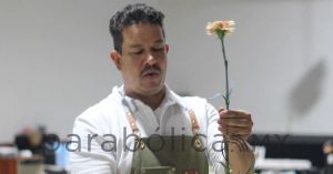 Capacitan a mujeres de Zacatl&aacute;n para que emprendan en el negocio de florer&iacute;a