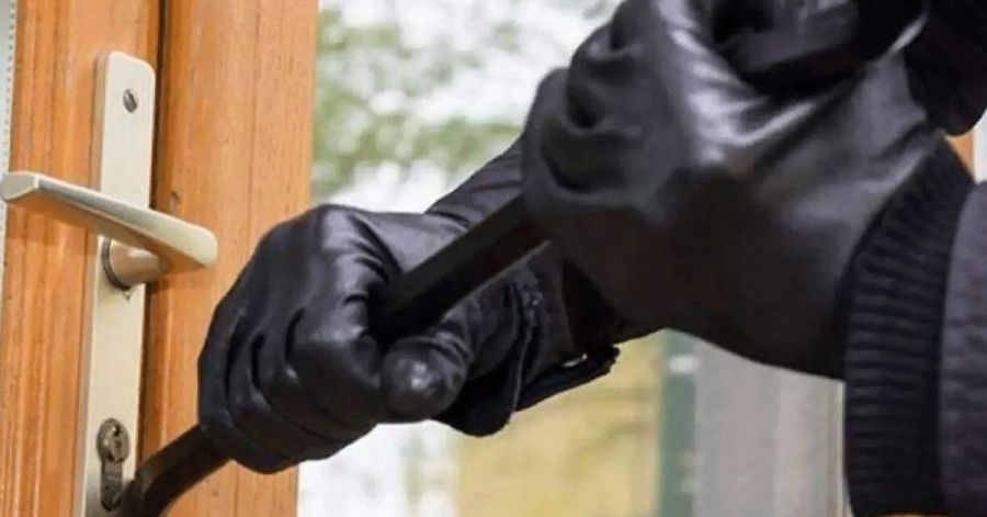 Roban vivienda en colonia San Salvador Tepexco