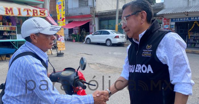 Atiende Jos&eacute; Luis Figueroa peticiones ciudadanas