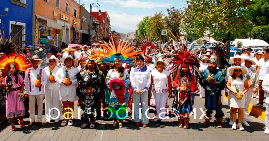 Encabeza Tonantzin Fern&aacute;ndez la peregrinaci&oacute;n de danzas hacia la Gran Pir&aacute;mide