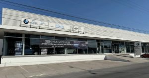 Roban agencia MBW en bulevar Esteban de Antu&ntilde;ano