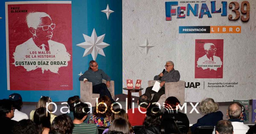 Presenta Fritz Glockner en la FENALI su libro "Los malos de la historia. Gustavo D&iacute;az Ordaz"