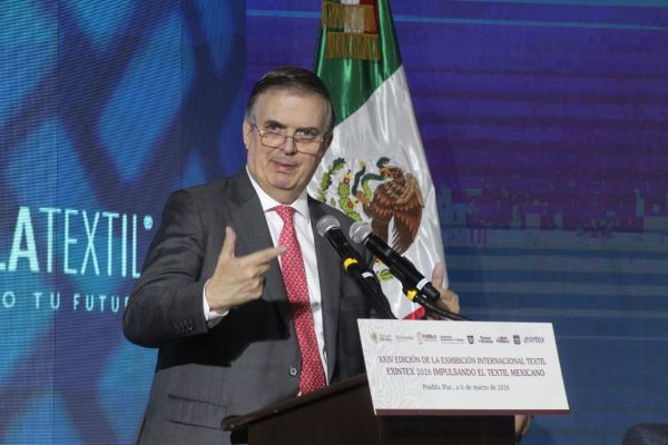 "M&eacute;xico est&aacute; preparado" ante posible crisis petrolera, adelanta Ebrard desde Puebla