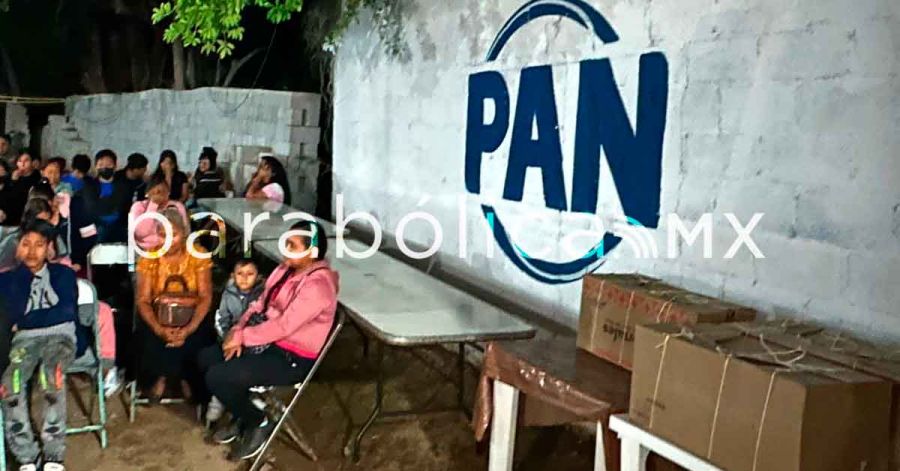 El PAN se moreniza / El laberinto de las encuestas