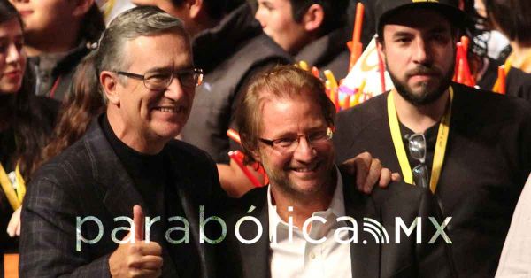 Saque&oacute; Ricardo Salinas m&aacute;s de mil millones de pesos de Puebla