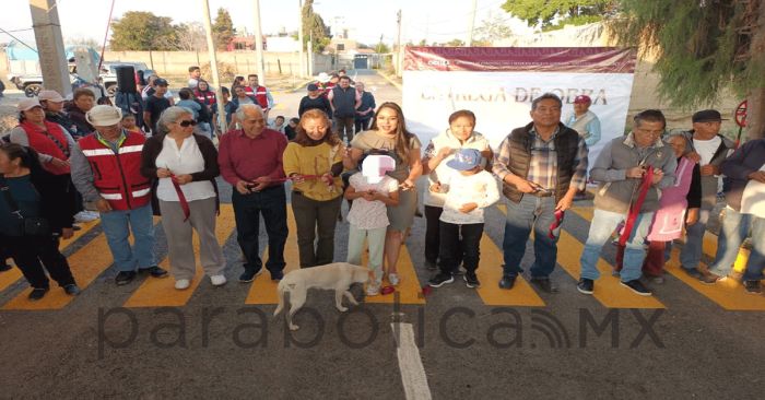 Entrega Tonantzin Fern&aacute;ndez pavimentaci&oacute;n de la calle Lerdo de Tejada en Santa Mar&iacute;a Acuexcomac