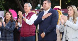 Celebran Alejandro Armenta y Ceci Arellano el r&eacute;cord Guinnes de rosca monumental