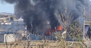 Atienden incendio en colonia Santa Luc&iacute;a