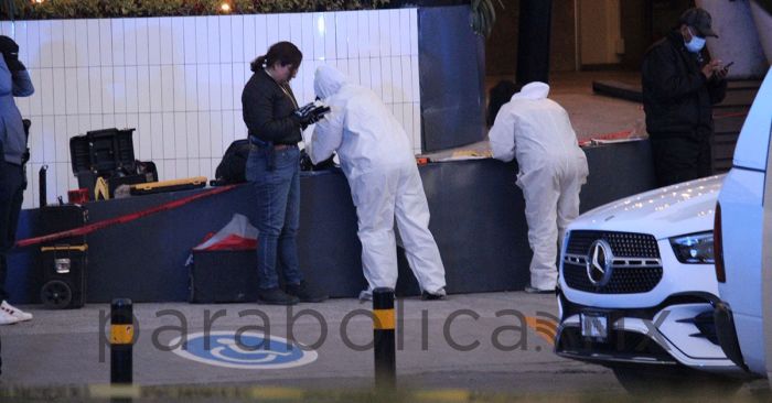 Indaga Fiscal&iacute;a de Puebla homicidio frente a bar de Angel&oacute;polis