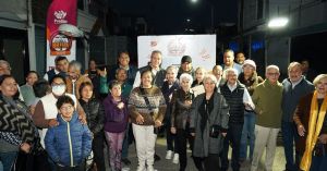 Enciende Pepe Chedraui luminarias modernizadas con LED en Villa Encantada con Puebla Brilla