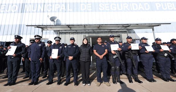 Reciben Polic&iacute;as de Zacatl&aacute;n diplomas de capacitaci&oacute;n de la UCIPS