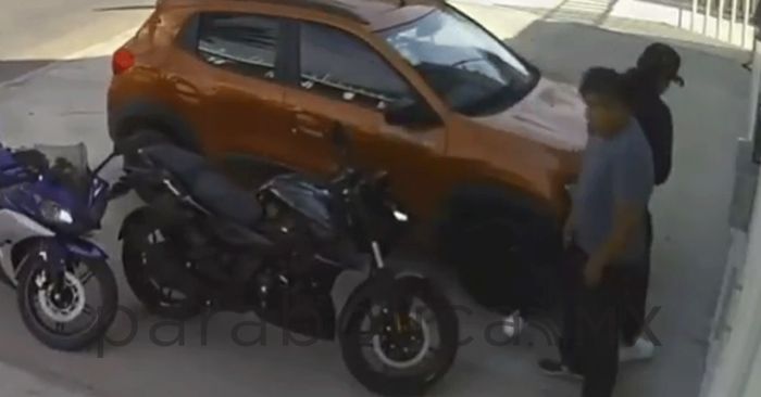 Roban motocicleta en Bulevar Hermanos Serd&aacute;n en Puebla