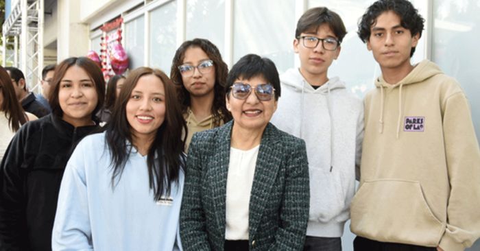 Imparte Lilia Cedillo la conferencia &ldquo;Soy BUAP de coraz&oacute;n"