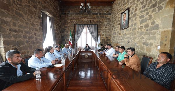 Reconoce Bety S&aacute;nchez a trabajadores sindicalizados del Ayuntamiento de Zacatl&aacute;n