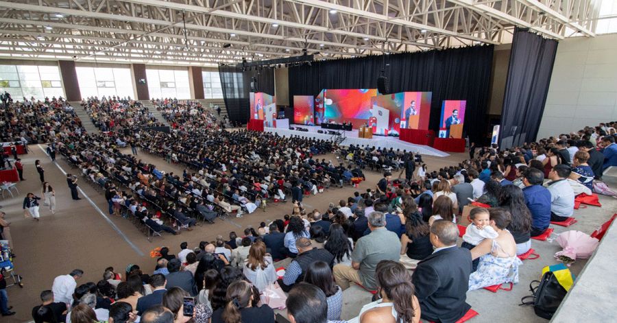 Se grad&uacute;an m&aacute;s de 450 profesionistas IBERO Puebla